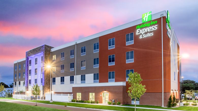 <b>Holiday Inn Express & Suites Ottawa Exterior</b>. Images powered by <a href="https://www.leonardoworldwide.com/" title="Leonardo Worldwide" target="_blank">Leonardo</a>.