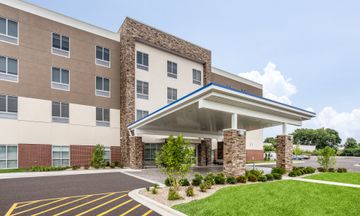 Holiday Inn Express & Suites Ottawa