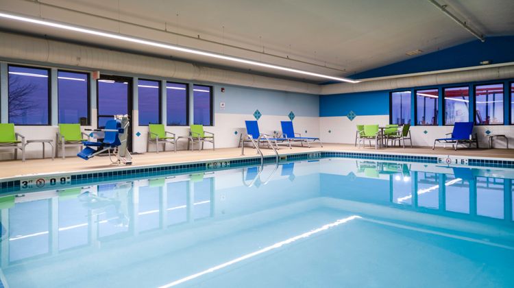 Holiday Inn Express Rochelle Pool