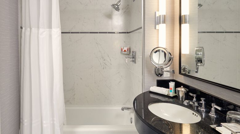 <b>Loews Philadelphia Hotel Room</b>. Images powered by <a href="https://www.leonardoworldwide.com/" title="Leonardo Worldwide" target="_blank">Leonardo</a>.