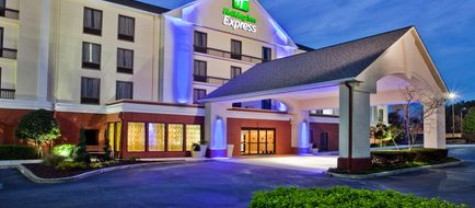 Holiday Inn Express Atlanta W Theme Park Exterior