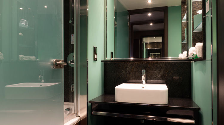 Crowne Plaza London-Kingston Room