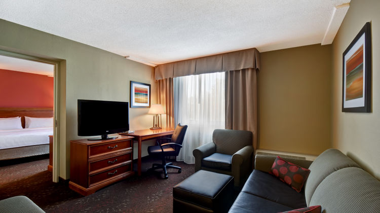 Holiday Inn Cincinnati-Riverfront Suite