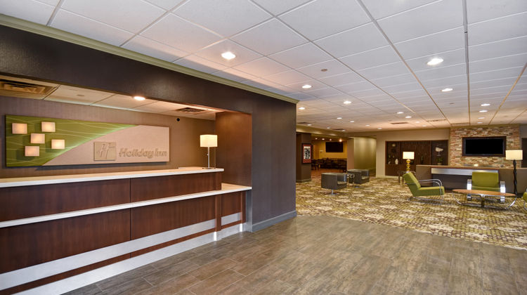 Holiday Inn Cincinnati-Riverfront Lobby