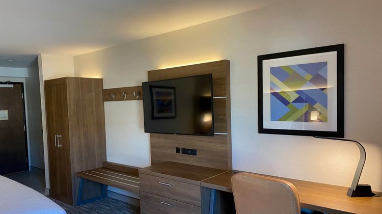 Holiday Inn Express & Suites Chatsworth Room