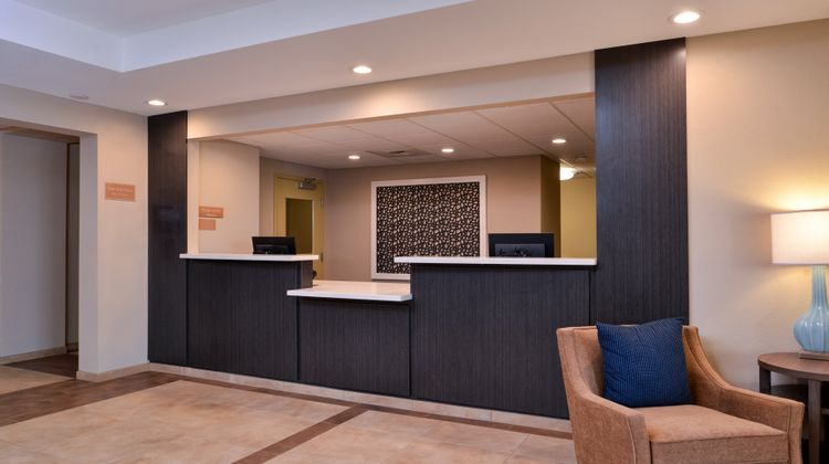 Candlewood Suites Lodi Lobby