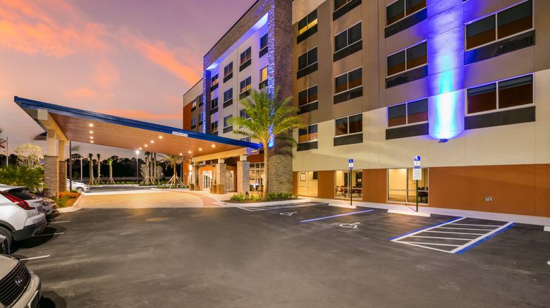 <b>Holiday Inn Express & Suites Town Center Exterior</b>. Images powered by <a href="https://www.leonardoworldwide.com/" title="Leonardo Worldwide" target="_blank">Leonardo</a>.