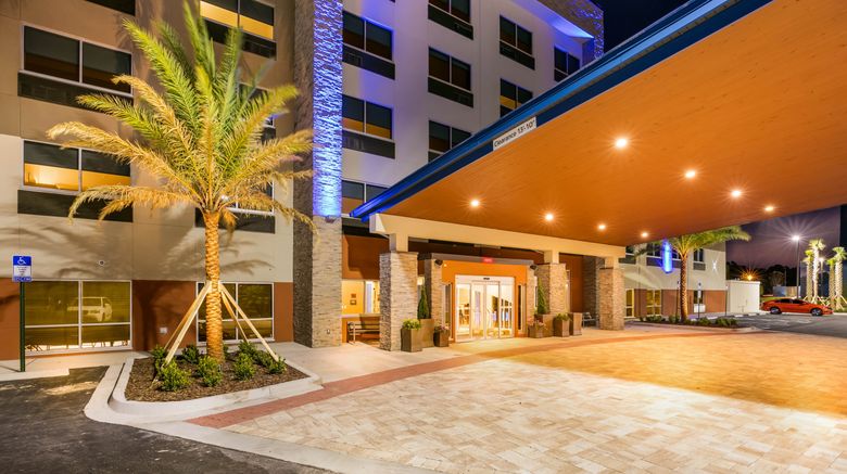 <b>Holiday Inn Express & Suites Town Center Exterior</b>. Images powered by <a href="https://www.leonardoworldwide.com/" title="Leonardo Worldwide" target="_blank">Leonardo</a>.