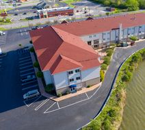 Holiday Inn Express Exterior