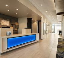 Holiday Inn Express & Suites Beaver Dam Lobby