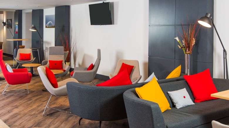 <b>Holiday Inn Express Lobby</b>. Images powered by <a href="https://www.leonardoworldwide.com/" title="Leonardo Worldwide" target="_blank">Leonardo</a>.