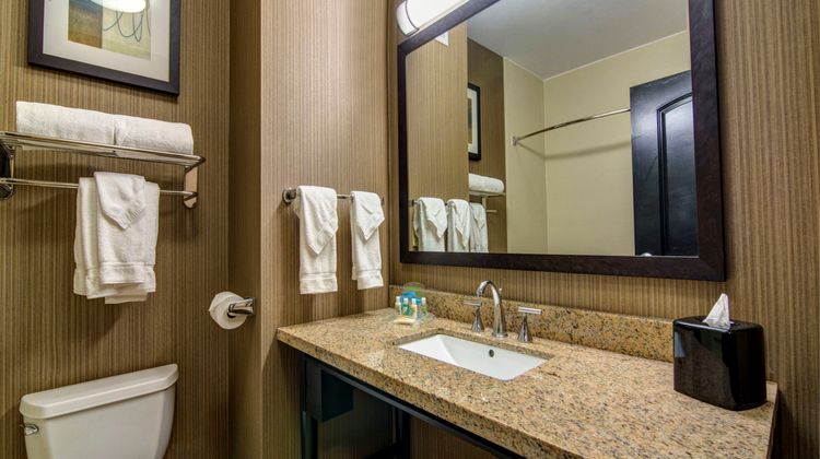 Holiday Inn Express Hotel & Suites Room
