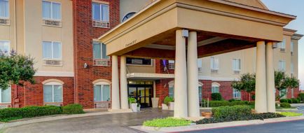 Holiday Inn Express Hotel & Suites Exterior