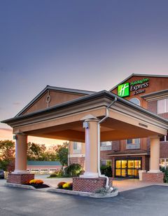 Holiday Inn Express & Suites Lancaster
