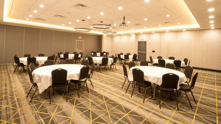 Holiday Inn & Suites Kalamazoo West Ballroom