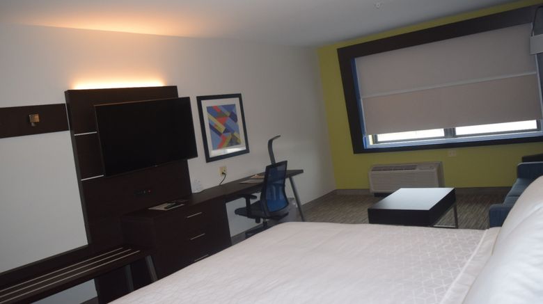<b>Holiday Inn Express & Suites Middletown Suite</b>. Images powered by <a href="https://www.leonardoworldwide.com/" title="Leonardo Worldwide" target="_blank">Leonardo</a>.