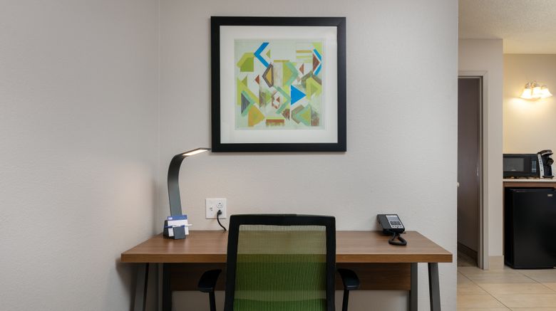 <b>Holiday Inn Express & Suites Suite</b>. Images powered by <a href="https://www.leonardoworldwide.com/" title="Leonardo Worldwide" target="_blank">Leonardo</a>.