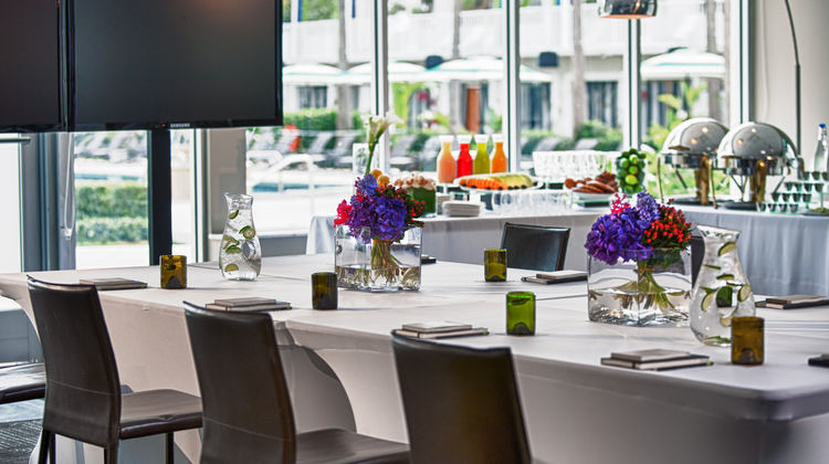 Kimpton Surfcomber Hotel Meeting