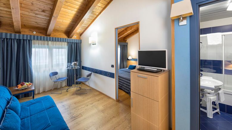 <b>Hotel West Point - Dossobuono Suite</b>. Images powered by <a href="https://www.leonardoworldwide.com/" title="Leonardo Worldwide" target="_blank">Leonardo</a>.
