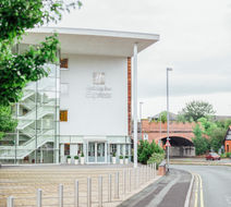 Holiday Inn Express Racecourse Exterior