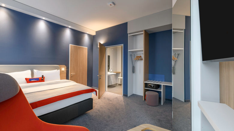 <b>Holiday Inn Express Regensburg Room</b>. Images powered by <a href="https://www.leonardoworldwide.com/" title="Leonardo Worldwide" target="_blank">Leonardo</a>.