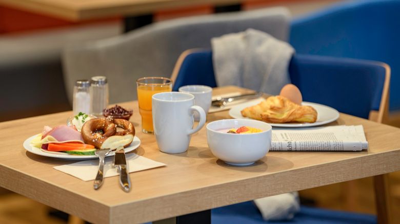 <b>Holiday Inn Express Regensburg Restaurant</b>. Images powered by <a href="https://www.leonardoworldwide.com/" title="Leonardo Worldwide" target="_blank">Leonardo</a>.
