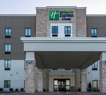 Holiday Inn Express & Suites Worthington Exterior