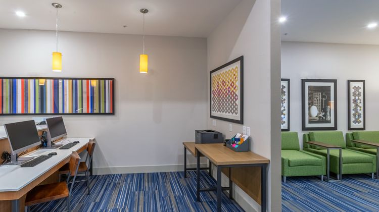 Holiday Inn Express & Suites Worthington Other