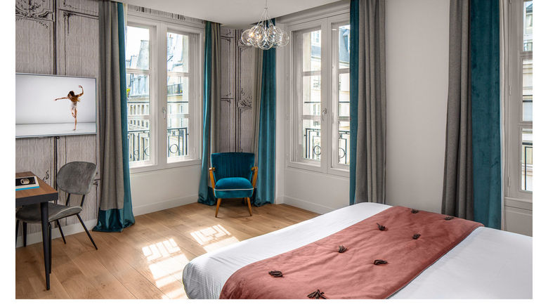 <b>Lyric Opera Hotel Paris Suite</b>. Images powered by <a href="https://www.leonardoworldwide.com/" title="Leonardo Worldwide" target="_blank">Leonardo</a>.