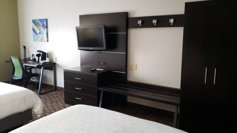 <b>Holiday Inn Express Hotel & Suites Room</b>. Images powered by <a href="https://www.leonardoworldwide.com/" title="Leonardo Worldwide" target="_blank">Leonardo</a>.