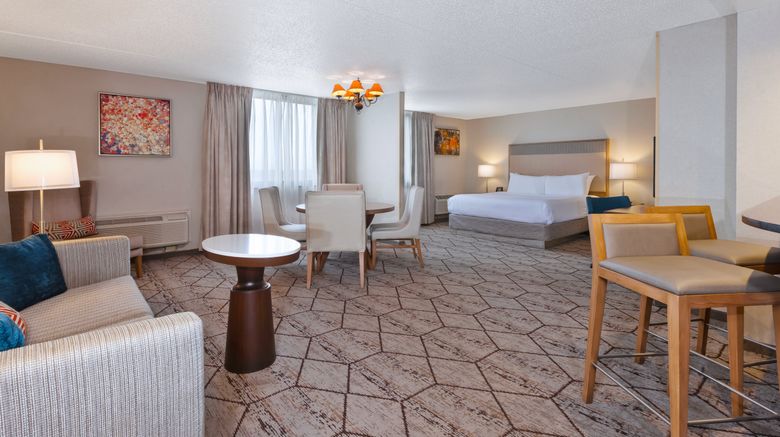 <b>Crowne Plaza Columbus North Worthington Suite</b>. Images powered by <a href="https://www.leonardoworldwide.com/" title="Leonardo Worldwide" target="_blank">Leonardo</a>.