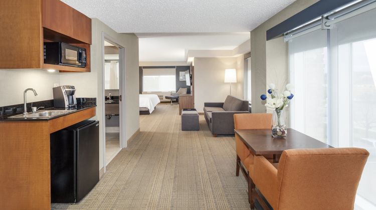 Holiday Inn Express Hotel & Suites Suite