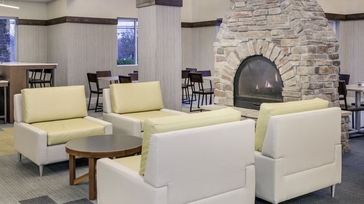 Holiday Inn Express Hotel & Suites Lobby