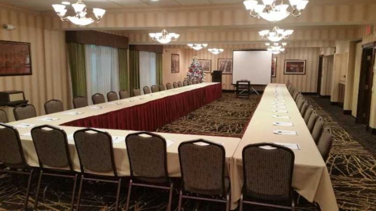 Holiday Inn Express Warren Meeting