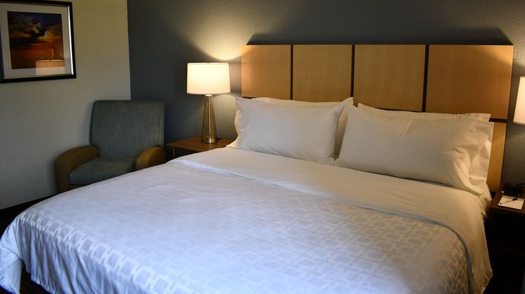 Candlewood Suites Grand Rapids Airport Suite