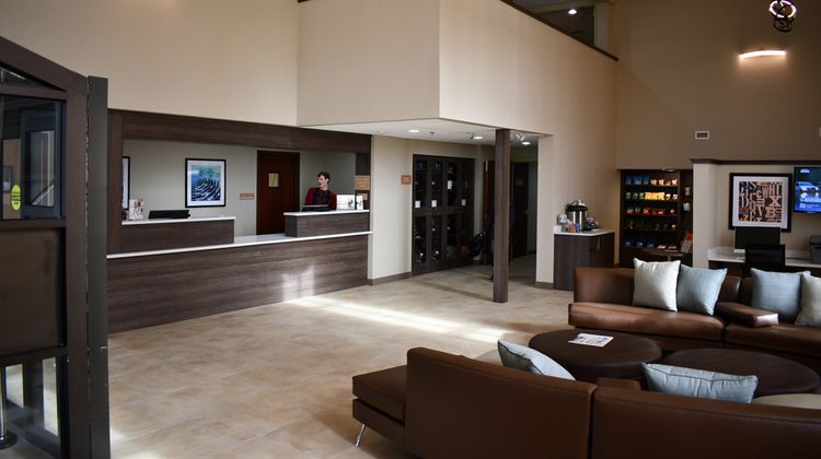 Candlewood Suites Grand Rapids Airport Lobby