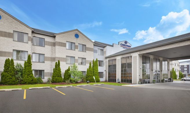 Candlewood Suites Grand Rapids Airport Exterior