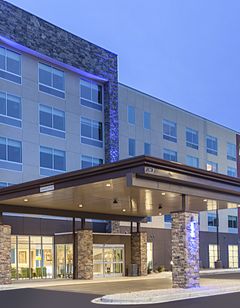 Holiday Inn Express & Suites Hudson I-94