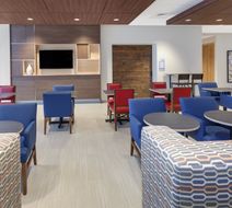 Holiday Inn Express & Suites Hudson I-94 Lobby