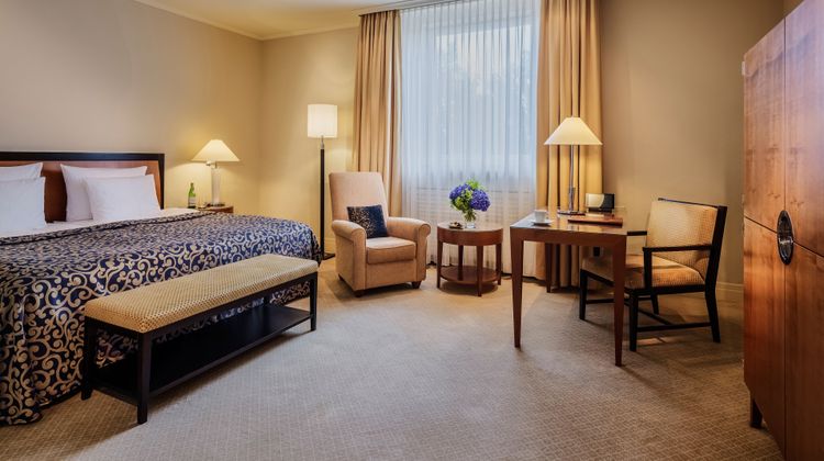 Hotel Nassauer Hof Room