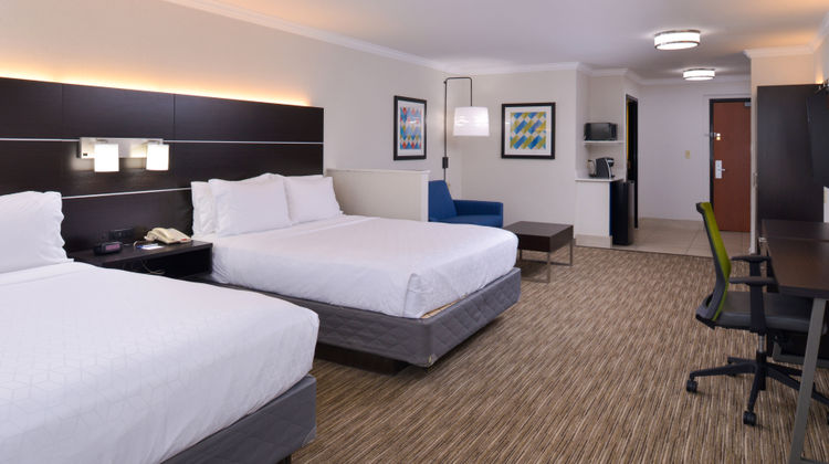 Holiday Inn Express & Suites Austin-(NW) Suite