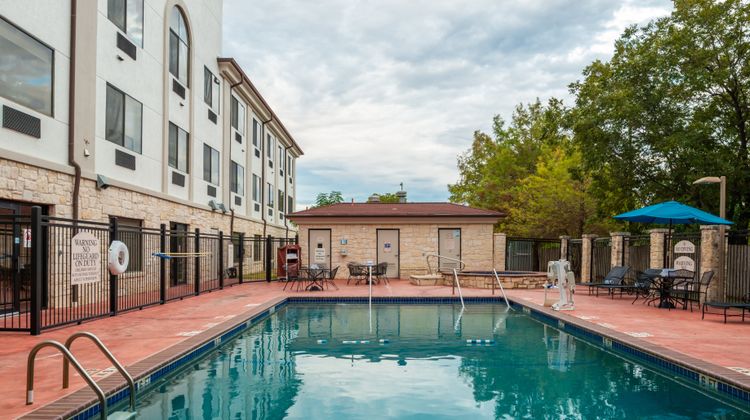 Holiday Inn Express & Suites Austin-(NW) Pool