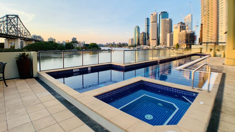 Astra Apartments Brisbane Pool