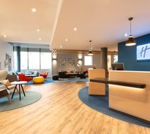 Holiday Inn Express Town Centre Lobby