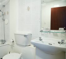 Caledonian Hotel Room