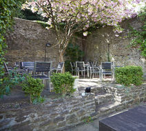 The Woolpack Inn Exterior