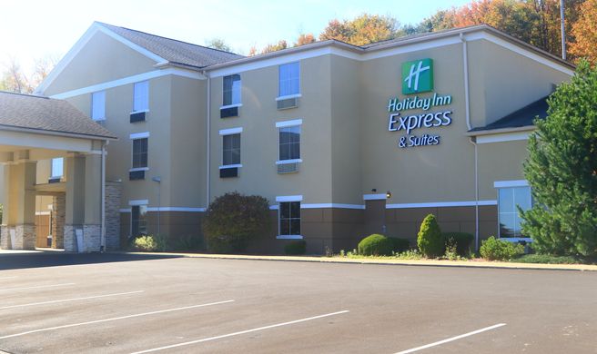 Holiday Inn Express & Suites St Marys Exterior