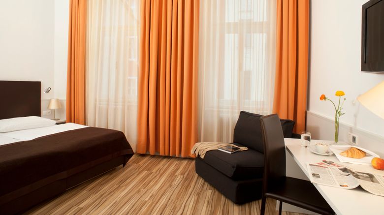 <b>Hotel Zipser Room</b>. Images powered by <a href="https://www.leonardoworldwide.com/" title="Leonardo Worldwide" target="_blank">Leonardo</a>.