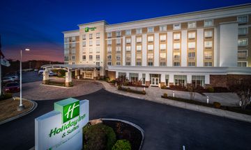 Holiday Inn Hotel & Suites