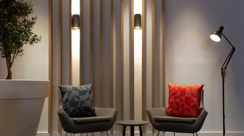 <b>Holiday Inn Express Barrow-in-Furness Lobby</b>. Images powered by <a href="https://www.leonardoworldwide.com/" title="Leonardo Worldwide" target="_blank">Leonardo</a>.